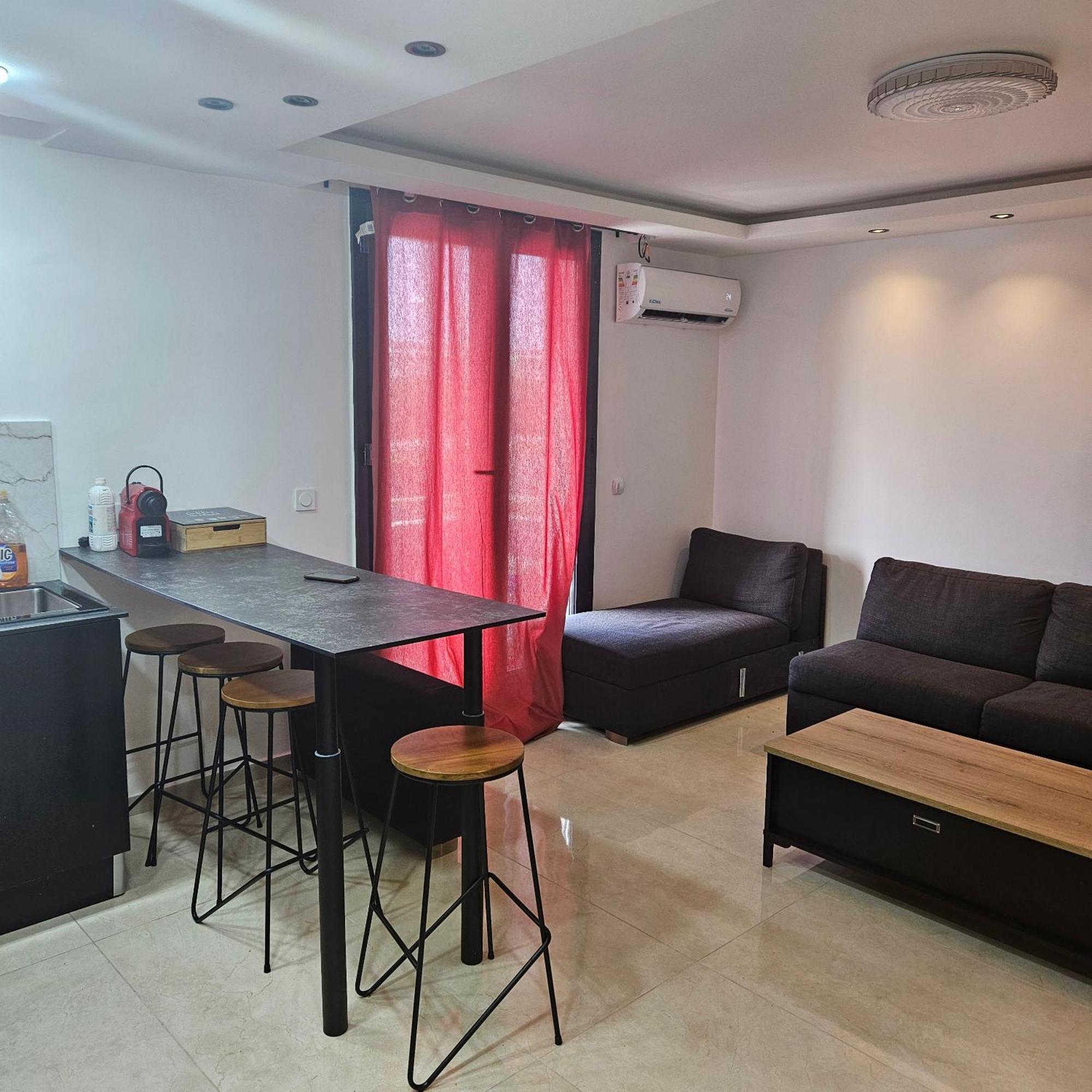 Nourhanne Marseille Bagian luar foto